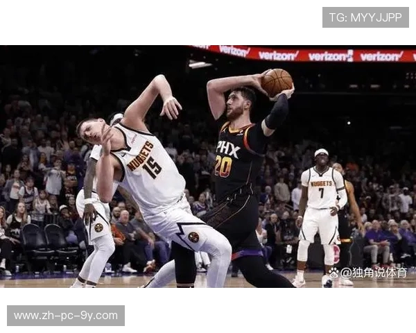 开拓者迎战勇士 强强对决展现NBA精彩对抗精彩瞬间