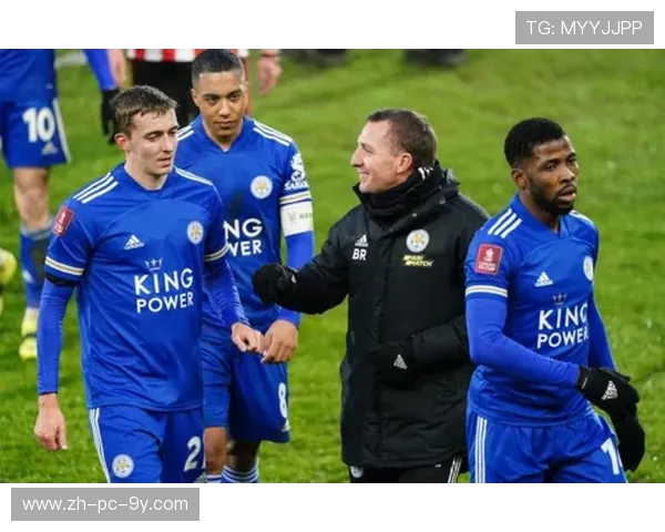 弗拉门戈队面对劲敌挑战 全力以赴争取胜利演绎精彩足球对决