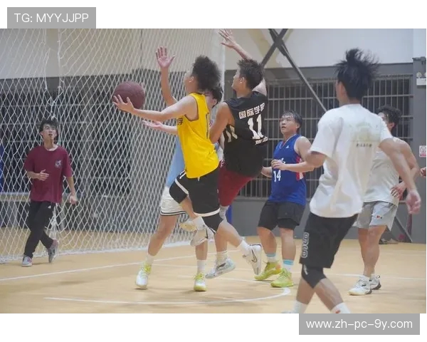 篮球赛场上的激情碰撞与技术对决：从球员训练到比赛策略全解析