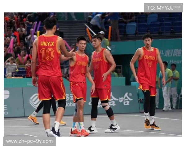 探寻篮球运动员成长之路与赛场精神力量及团队协作魅力全景深度解析