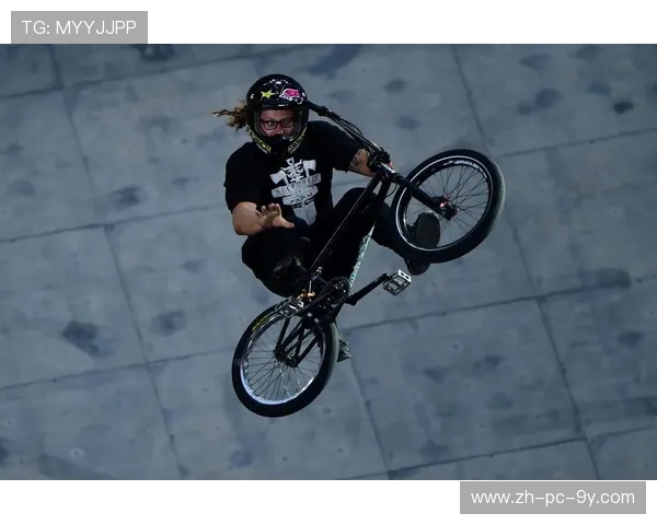 武汉攀岩队在极限运动会中以62分稳居积分榜首位